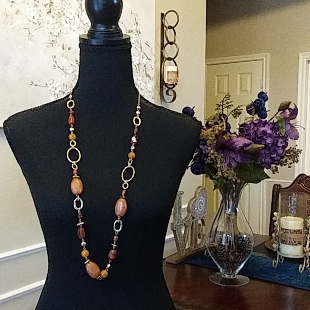 NWT Gold Tone Embellished Stament Beaded  Necklace